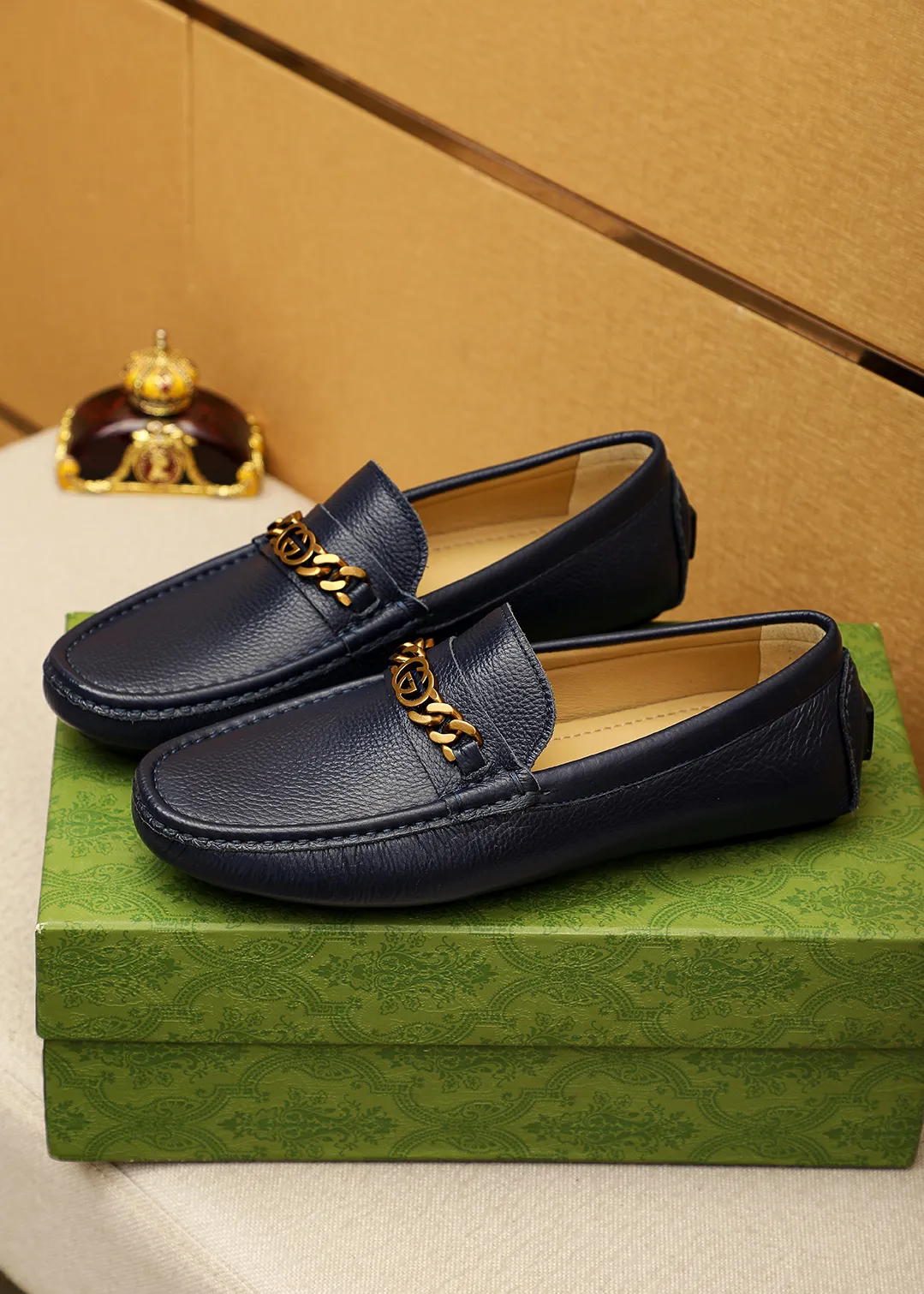 Men's shoes 💰420 💐 Product trademark: GUCCI "Gucci" Doudou shoes Regular size: 38-44 (45🉑️customized) Product materials: Selected imported first-layer pebbled cowhide leather upper + luxury hardware buckle, imported sheep 🐑 leather lining. Strong three-dimensional visual effect, original outsole color: 2 colors available